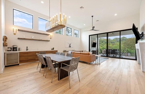 Austin House | central contemporary w/POOL and SPA