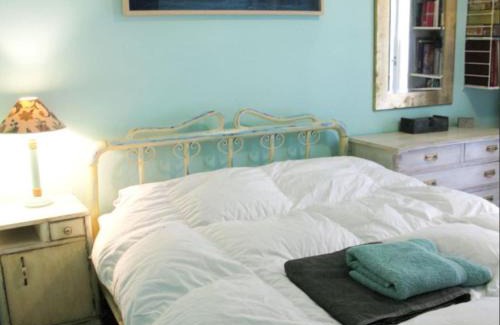 Attiki Apartment | Central & Cosy boutique Apt - 3 min from Metro