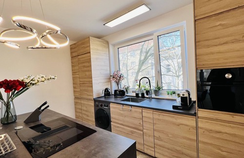 Schoeneberg Apartment | Central Designer 3 Room Apt with terrace & parking
