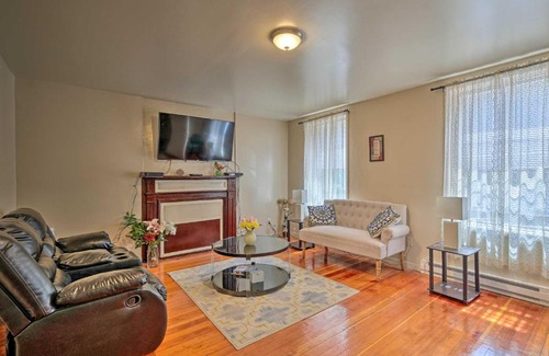 Mansion Area Apartment | Central Dtwn Albany Apt - Walk to Cafes and Museums!