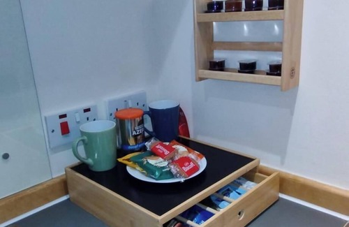 Laurieston Apartment | Central Edinburgh Flat Sleep 6, Minutes from old town