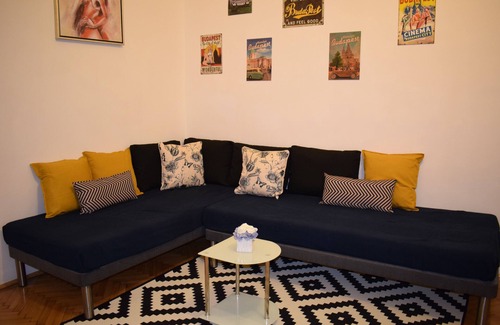 Belso-Ferencvaros Apartment | Central Flat, steps to Great Market, Gellert Bath & Corvinus university