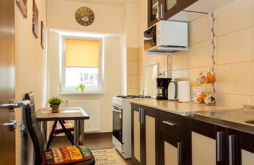 Bucharest Apartment | Central Flat with Balcony next to Metro, Park & Amenities