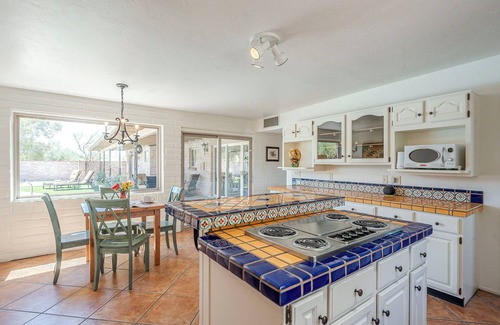 Oracle Foothills Estates House | Central Foothills 3 bed 3 bath Private Hacienda with Amazing Views and Pool