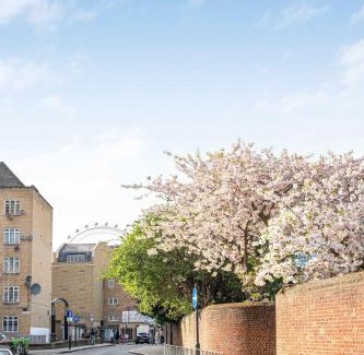Waterloo Apartment | Central Gem in Waterloo, London