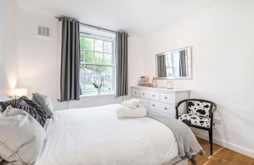Waterloo Apartment | Central Gem in Waterloo, London