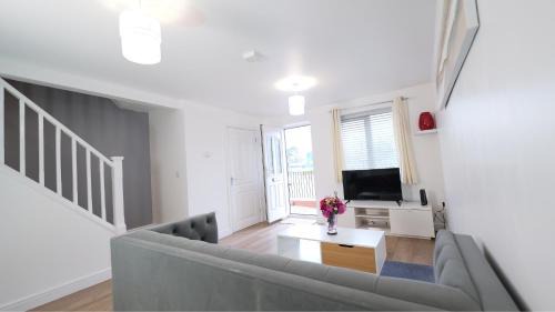 Stafford House | Central Getaway House with Parking, Garden, Wi-Fi