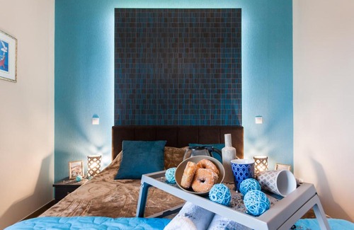Pangrati Apartment | Central high-class and safe rooms next to Metro Airport Line with Acropolis View from balcony