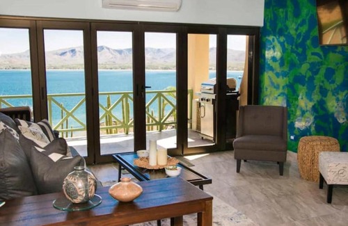 Playa Flamingo House | Central located in Flamingo, Condo with gorgeous views - Flamingo Marina Resort