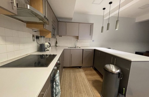 Riverside Apartment | Central location 2 bedrooms/5 minutes walking to Tower Bridge/Shad Thames