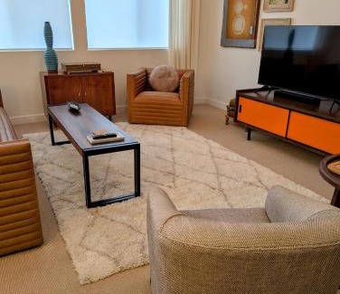 South Salt Lake Villa | Central location close to Downtown and Mountain Views