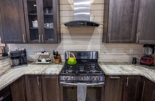 Normal House | Central location | Hot Tub | Heated Pool | Digital Game Table