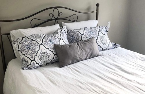 North Glenmore Condo | Central Location Tastefully Furnished available for monthly rentals