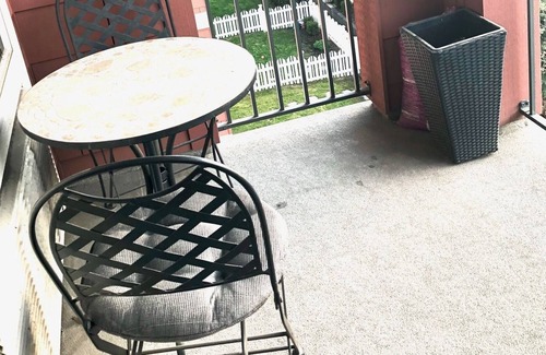 North Glenmore Condo | Central Location Tastefully Furnished available for monthly rentals