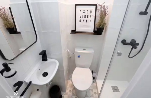Bucharest Apartment | Central Modern Studio near Unirii