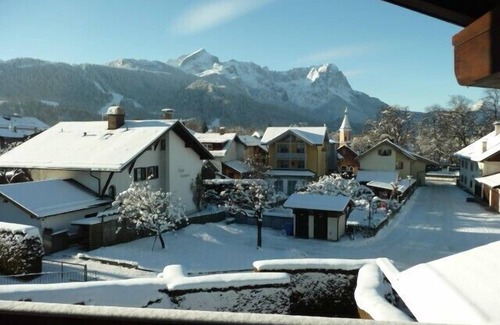 Garmisch-Partenkirchen Apartment | Central, quiet in Garmisch Partenkirchen - spectacular view of the Zugspitze