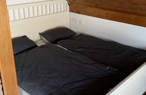 Siegburg Apartment | Central & Quiet in Siegburg (Near HBF / Near Central Station: Siegburg / Bonn)