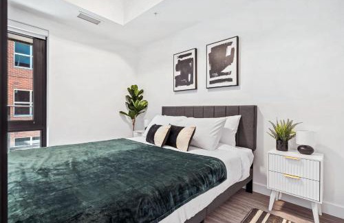 Eau Claire Apartment | Central River Luxe Gym