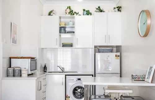 Victor Harbor Apartment | Central Smugglers apartment, young child friendly.