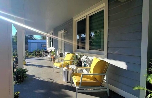 Bayou Oaks House | Central, Spacious and Stylish 2BD, 2BTH Home and Garden, Stylish 2BD 2BTH on The Cultural Coast
