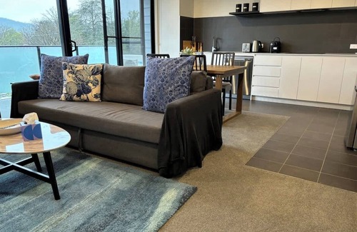 Braddon Apartment | Central Stay | Parking | Self check in | CBD