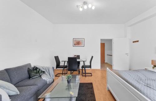 Stockerau Apartment | Central Stockerau View 2 BR for 4