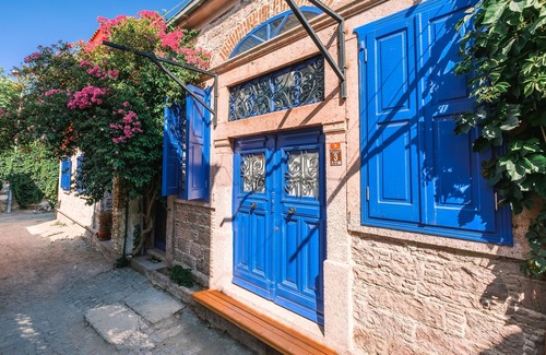 Ayvalik City Center House | Central Stone Loft - 2 mins Beach - 5 mins Marina