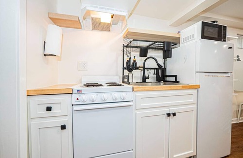 Deanwood House | Central & Stylish 1 BR Retreat in DC Near Downtown