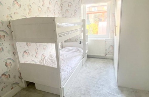 Morningside House | Central, stylish 2 bed house- Morningside Edinburgh with big garden