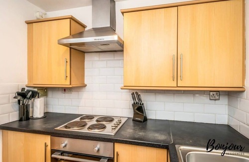 Glasgow Westend Apartment | Central & Stylish 2BR-1BA -Anderston-Free Onsite Parking