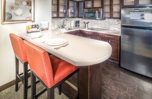 Chandler Condo | Central Suite | Heated Pool + Free Breakfast