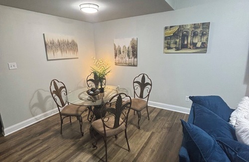 South Baton Rouge Apartment | . Central to OLOL hospital 5 mins. Perkins Rowe Shopping 6 mins, LSU 15 mins.