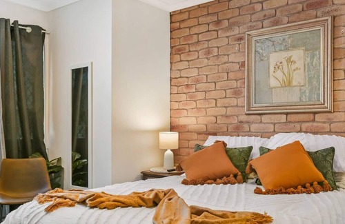 East Toowoomba Apartment | Central Toowoomba Townhouse Beautiful Homely getaway - Optimise BNB