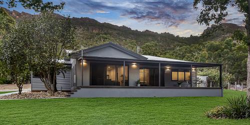 Halls Gap Villa | Central Views Halls Gap