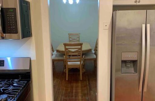 Danbury House | Centrally Close to West-Conn and Danbury Hospital
