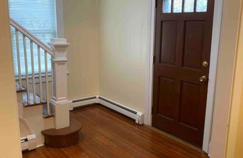 Danbury House | Centrally Close to West-Conn and Danbury Hospital