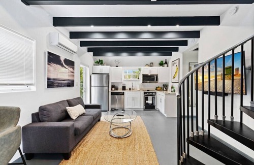 Tarpon River House | Centrally Located and Stylish 1BR/1BA Guest House