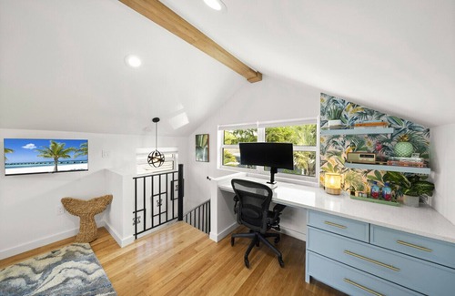 Tarpon River House | Centrally Located and Stylish 1BR/1BA Guest House