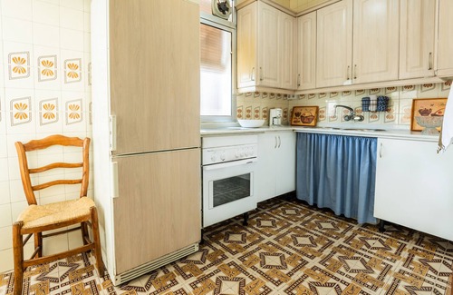 Los Remedios Apartment | Centrally located apartment in Seville (Triana - Los Remedios) with WiFi, AC and Parking