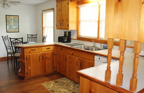 Nebo House | Centrally located at Lake James. Close to Lake James State Park - Paddy's Creek