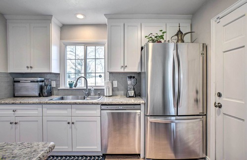 Delmar Parkway House | Centrally Located Aurora Home w/Covered Patio