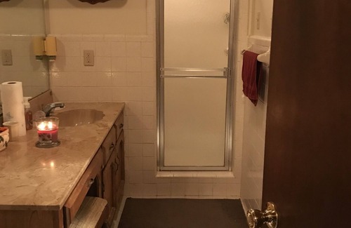 Eastern Division House | Centrally Located Cozy Guest House is close to Medical Center and Mexico Border