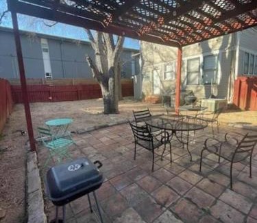Clarksville Apartment | Centrally located Cozy Tiny Loft, Near ACL, SXSW, Zilker, 6th Street