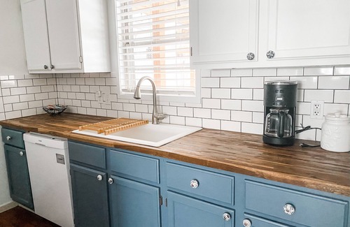 Sunset Hills House | Centrally located, cozy cottage, near KU campus