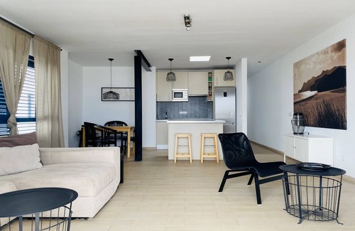 Costa Teguise Apartment | Centrally Located Modern Apartment With Sea Views , Near The Main Beach