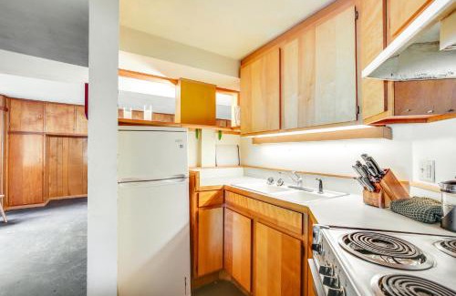 Amazon Apartment | Centrally Located Eugene Apt Less Than Half-Mi to UO!