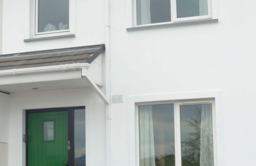 Milltown House | Centrally located for Ring of Kerry, Dingle & Killarney