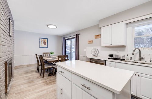 Minnetonka House | Centrally located home in Minnetonka with great outdoor space!