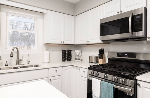 Minnetonka House | Centrally located home in Minnetonka with great outdoor space!