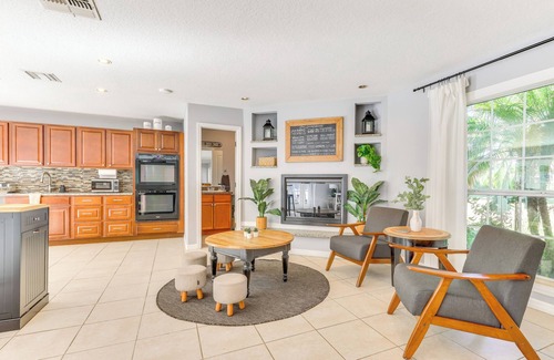 Oviedo House | Centrally Located Home w/Fenced Yard in Oviedo!